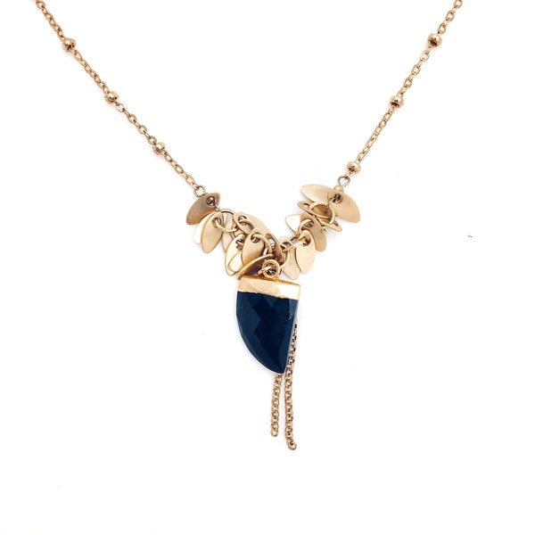 Collier " Fleur sauvage" pointe en onyx doré à l’or fin noir bijoux créateur fait main en France et en série limitée