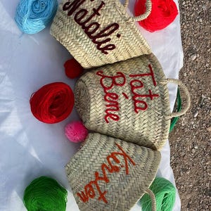 Wedding gift Personalized mini straw basket, bridal bags, customized straw bag, custom beach bag, beach straw bags, embroidered bags