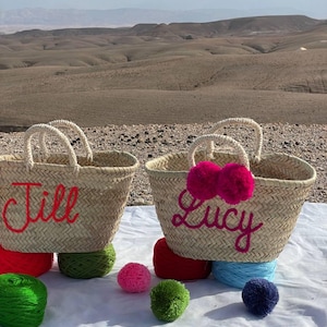 PERSONALISIERTER marokkanischer Strohkorb, Brautduschentaschen, kundenspezifische Strohtaschen, kundenspezifische Strandtasche, Strohtasche, gestickte Taschen