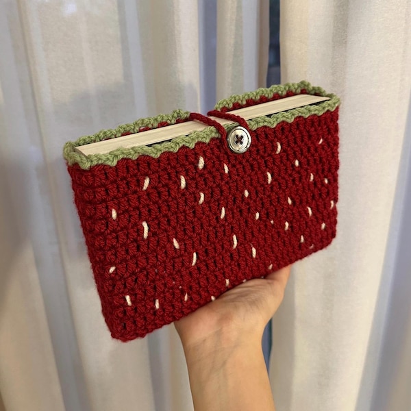 Strawberry book/kindle sleeve