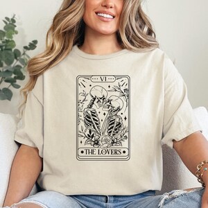 Valentijnsdag shirt vrouwen, de liefhebbers tarotkaart shirt, skelet liefhebbers shirt, gotische Valentijn shirt, paar bijpassende shirt, mystieke T-shirt