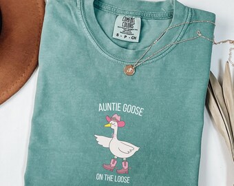 Comfort Colors® Auntie Goose Shirt, Funny Goose Lover Shirt, Cool Aunts Club Shirt, Mothers Day Shirt, New Pregnancy Announcement Tee