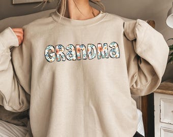Floral Grandma Sweatshirt, Grandma Sweatshirt, Grandma Crewneck, Grandma Sweater, Gift for Grandma, First Time Grandma Gift, Grandma Floral