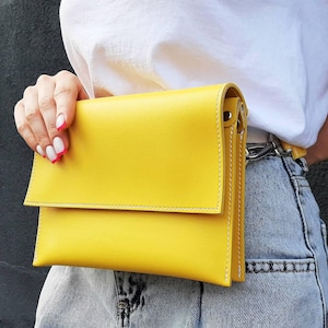 Sac en cuir végétalien fait main - bandoulière, sac banane ou pochette multi-usages - fermeture à glissière et rabat magnétique, 3 poches, bandoulière amovible
