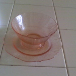Vintage Pink Glassware Finger Bowl with Matching Underplate.