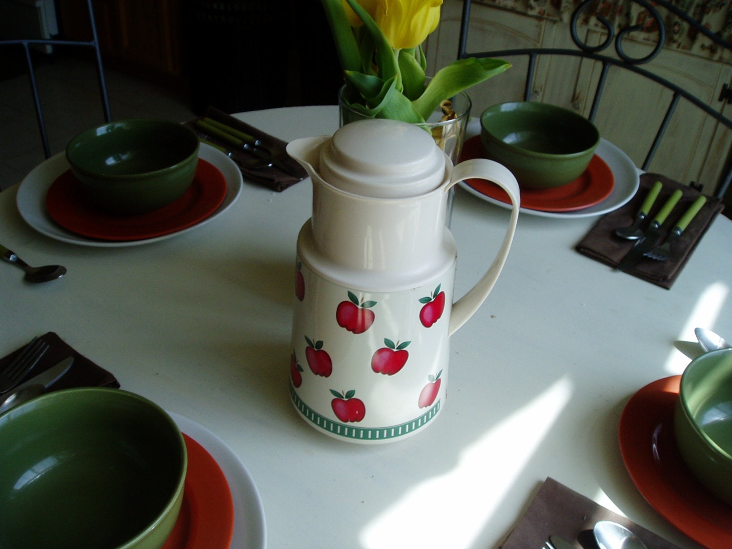1986 Table Top Carafe/Thermos with Apples