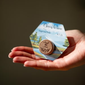 Cadeaux de mariage en Provence en vrac, bouchons de bouteille de vin gravés personnalisés, cadeaux d'invités de mariage monogrammés, souvenirs de douche nuptiale en plein air