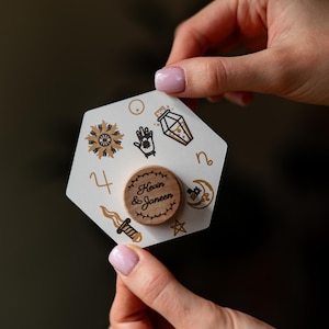Gepersonaliseerde wijnflesstoppers als aandenken in bulk, astrologische gunsten voor verjaardagsfeestjes, klassieke bruiloftscadeaus, rustiek huwelijksdecor