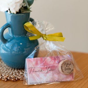 Tarjetas de agradecimiento de color rosa brillante a granel, tapones de vino de recuerdo personalizados, regalos clásicos para despedidas de soltera, reserva la fecha para fiestas de cumpleaños