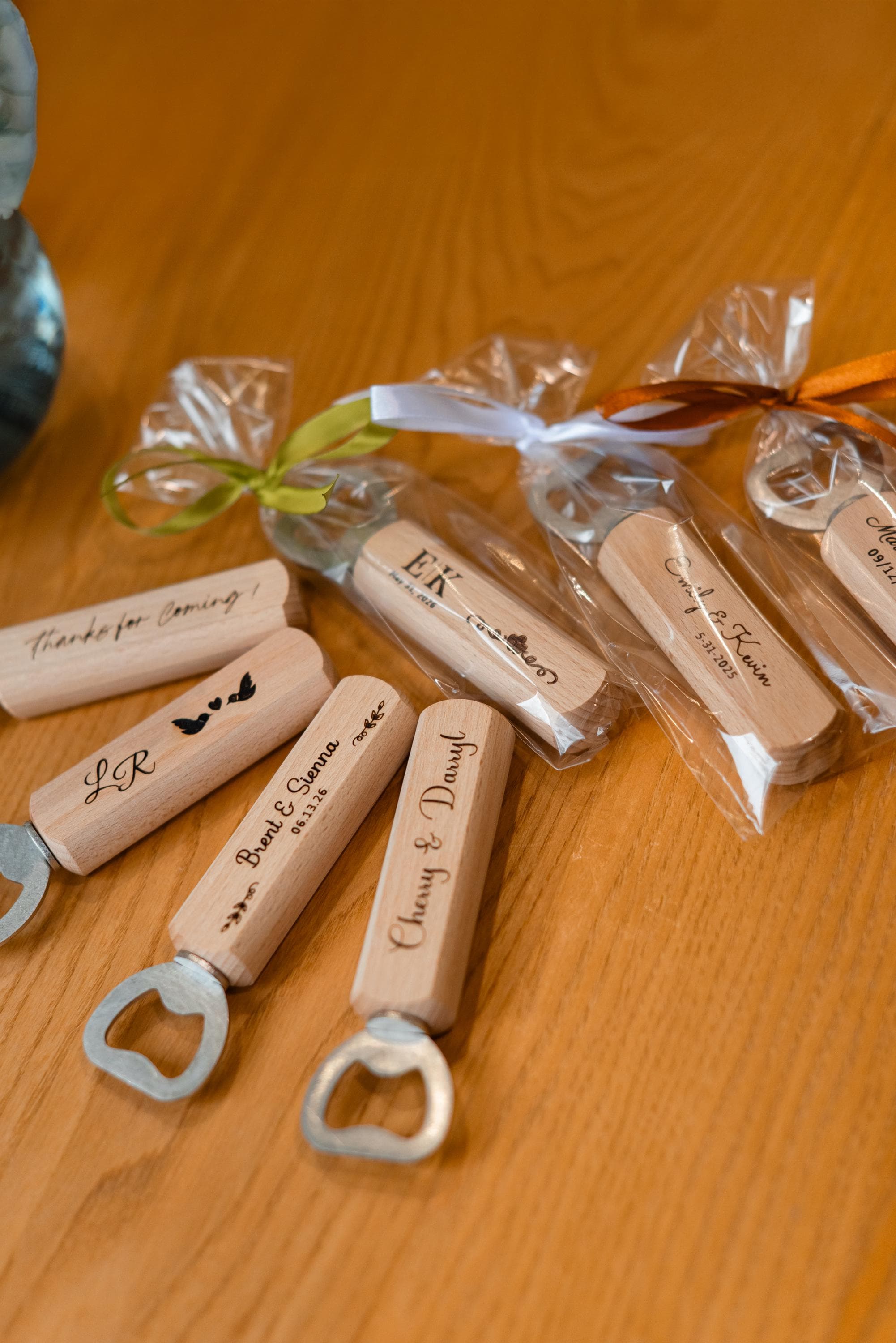 Keepsake set of 100 custom bottle openers, personalized groomsmen gift, classic wedding party favors, engraved corporate gift