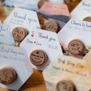 Tapones de vino personalizados de recuerdo, recuerdos clásicos para fiestas de compromiso, recuerdos para fiestas de cumpleaños al aire libre a granel, regalos para invitados a bodas