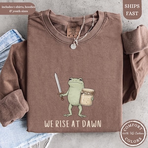 Sudadera con estampado de masa madre, camiseta con estampado de rana "We Rise At Dawn", camiseta de panadero, camiseta de pan casero, suéter estilo cottagecore, regalo para panaderos caseros