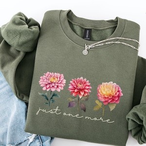 Dahlia Lover Sweatshirt for Gardener, Flower Sweatshirt for Garden Lover, Gardening Gift, Vintage Floral Watercolor Shirt, Plant Lover Gifts
