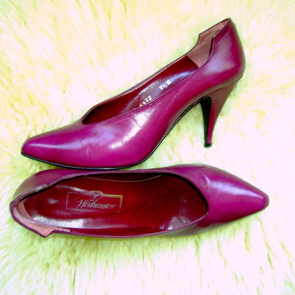 Vintage 80s Magenta Plum Heels, Pumps, Cut out Leather Shoes by Worthington Size 7.5 B