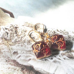 Ruby Glass Pyramid Earrings, Pyramid Shape Ruby Glass Etched Floral Earrings, Square Pyramid Etched Floral And Vine Lever Back Earrings