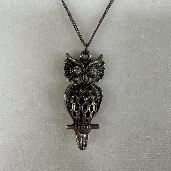 Vintage silver-Tone Owl Pendant Necklace, 1970s Retro Woodland Statement Jewelry