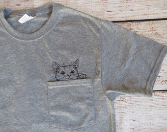 Playera con gato en el bolsillo hotsell
