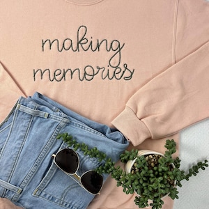 Personalized Small Chain Stitch Text Sweatshirt With Embroidered Phrase No Minimum Bild 3