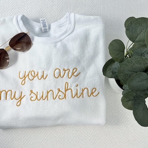 Personalized Small Chain Stitch Text Sweatshirt With Embroidered Phrase No Minimum Bild 6