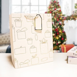 Elegant White Gift Bags: Reusable Party Favor Bags, Pack of 4