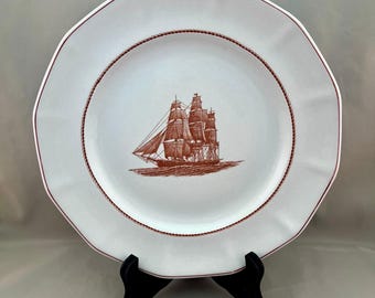 Plato llano Wedgwood Flying Cloud, colección Georgetown, color rojo óxido, envío en buen estado.