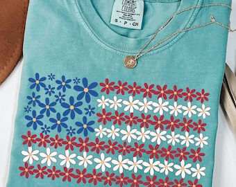 Camiseta con la bandera estadounidense floral Comfort Colors®, camiseta del 4 de julio, camiseta del Día de la Independencia, camiseta patriótica, camiseta con la bandera de EE. UU., camiseta de regalo estadounidense