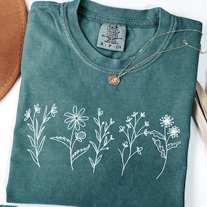Camiseta de flores silvestres Comfort Colors®, camiseta de flores, camiseta de naturaleza, camiseta floral estilo cottagecore, camiseta botánica, regalo para jardinero, camiseta de flores silvestres