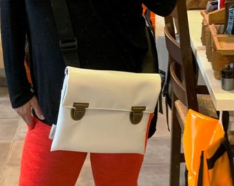 White Color Crossbody bag. Vegan Messenger Bag.  Everyday bag. Woman Travel Bag.