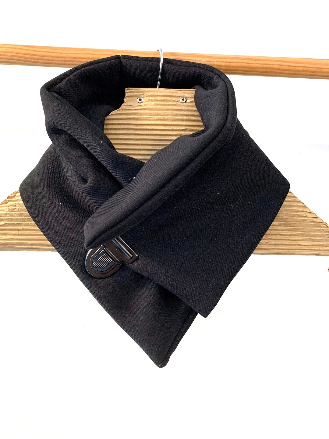 Bufanda infinita de mujer. Bufanda de color negro. Una bufanda - España