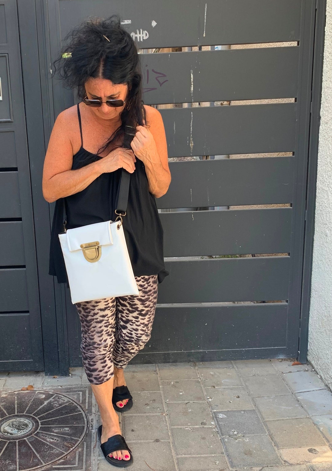 Woman White Color Bag. Vegan Messenger Bag. Everyday Bag. Woman Travel