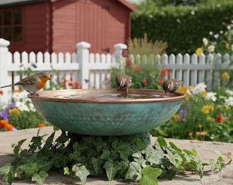 Handgefertigtes Vogelbad aus Kupfer – Rustikale grüne Patina, Gartenschale
