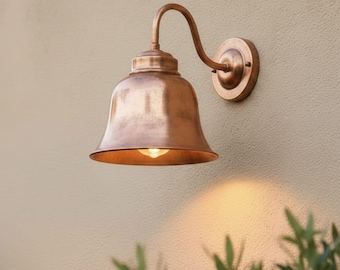 Aplique de pared de cobre hecho a mano