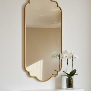 Espelho de luxo em latão com formato de escudo recortado – Espelho de maquilhagem marroquino feito à mão | Tamanhos personalizados disponíveis