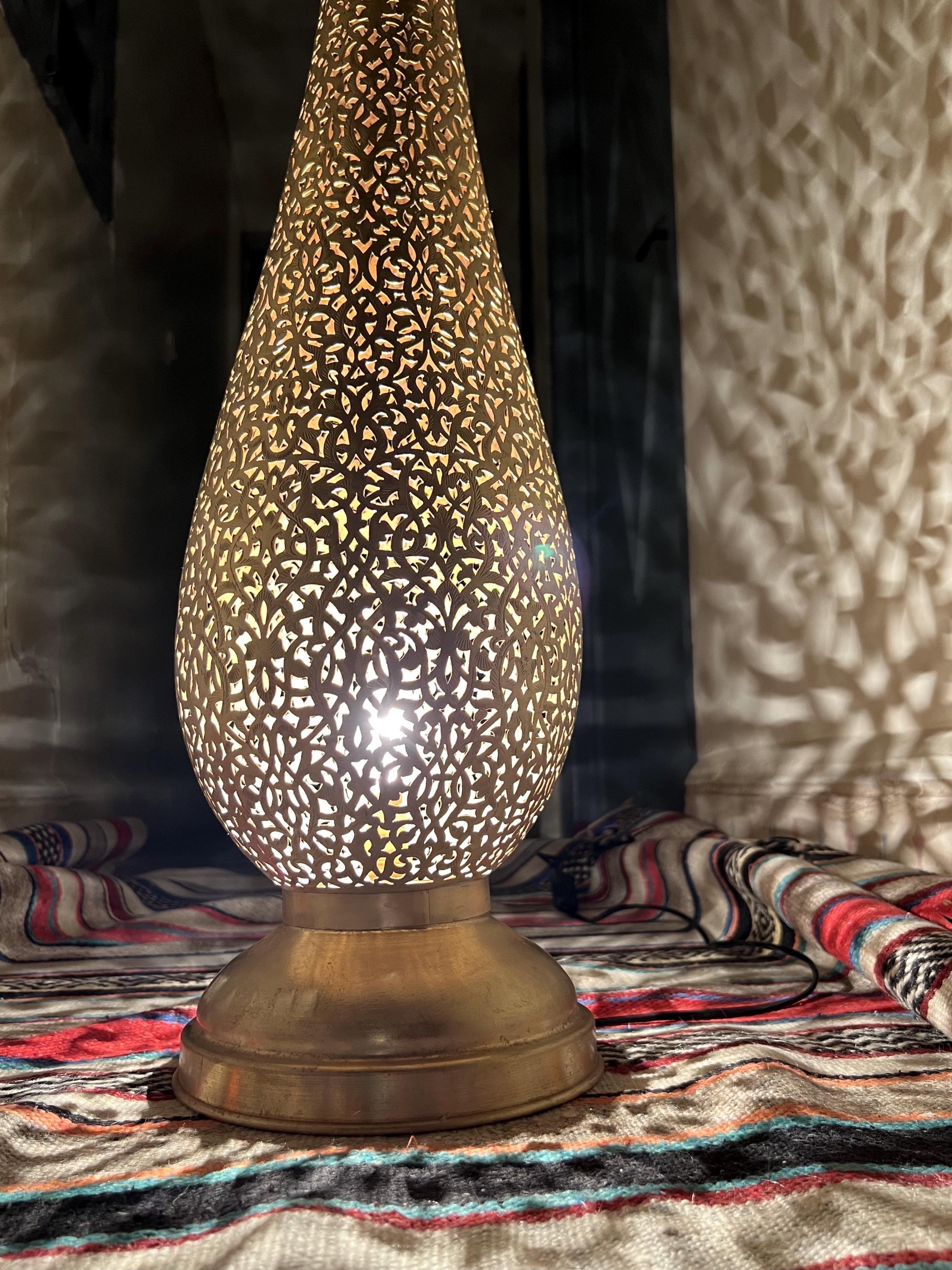 ハンドメイド真鍮フロアランプ：モロッコ風照明器具（高さ37.4インチ