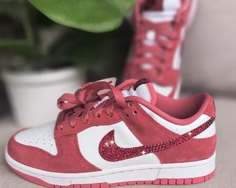 nike sb dunk low red velvet cake