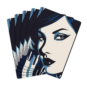 Juego de cartas de inspiración art déco: imprescindibles para una noche de juegos, diseño vintage, decoración de casino, elegantes cartas de póker.