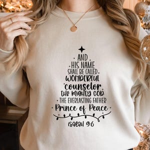 Su nombre será SVG / Navidad religiosa SVG / Jesús y refrán navideño SVG / Camiseta cristiana / Feliz Navidad Descarga digital Cricut