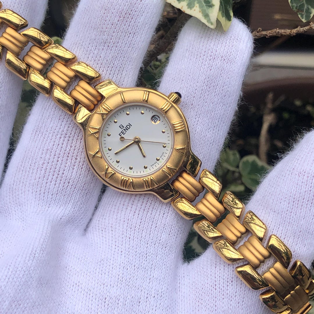 【極上品】FENDI フェンディ900L 腕時計 ゴールド 新品電池 専用ケース Vintage Fendi 900L Gold Plated Watch: White Dial, Box & Papers - Etsy