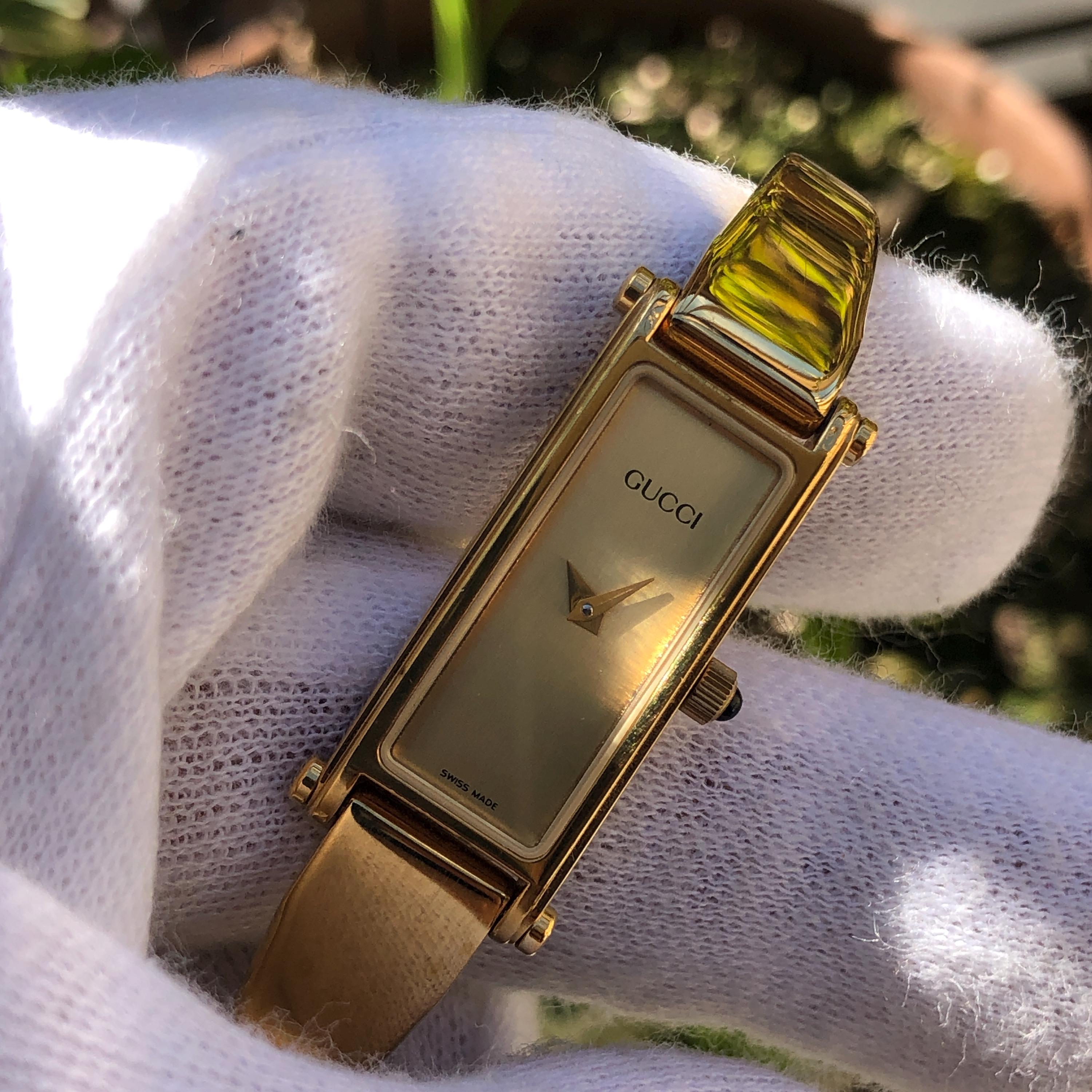 GUCCI 1500 L ゴールド アナログ腕時計 RARE VINTAGE GUCCI 1500 Series Gold-plated Bangle Horsebit Type