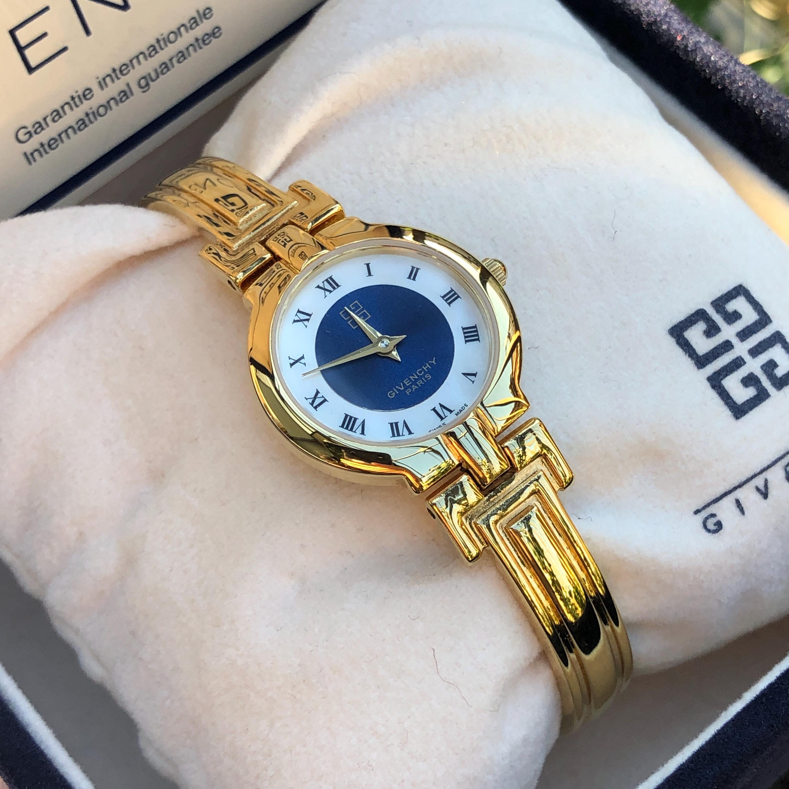 良品 GIVENCHYジバンシー レディース腕時計ネイビーブルー ゴールド仏蘭西 il_fullxfull.7447191187_nx3e.jpg