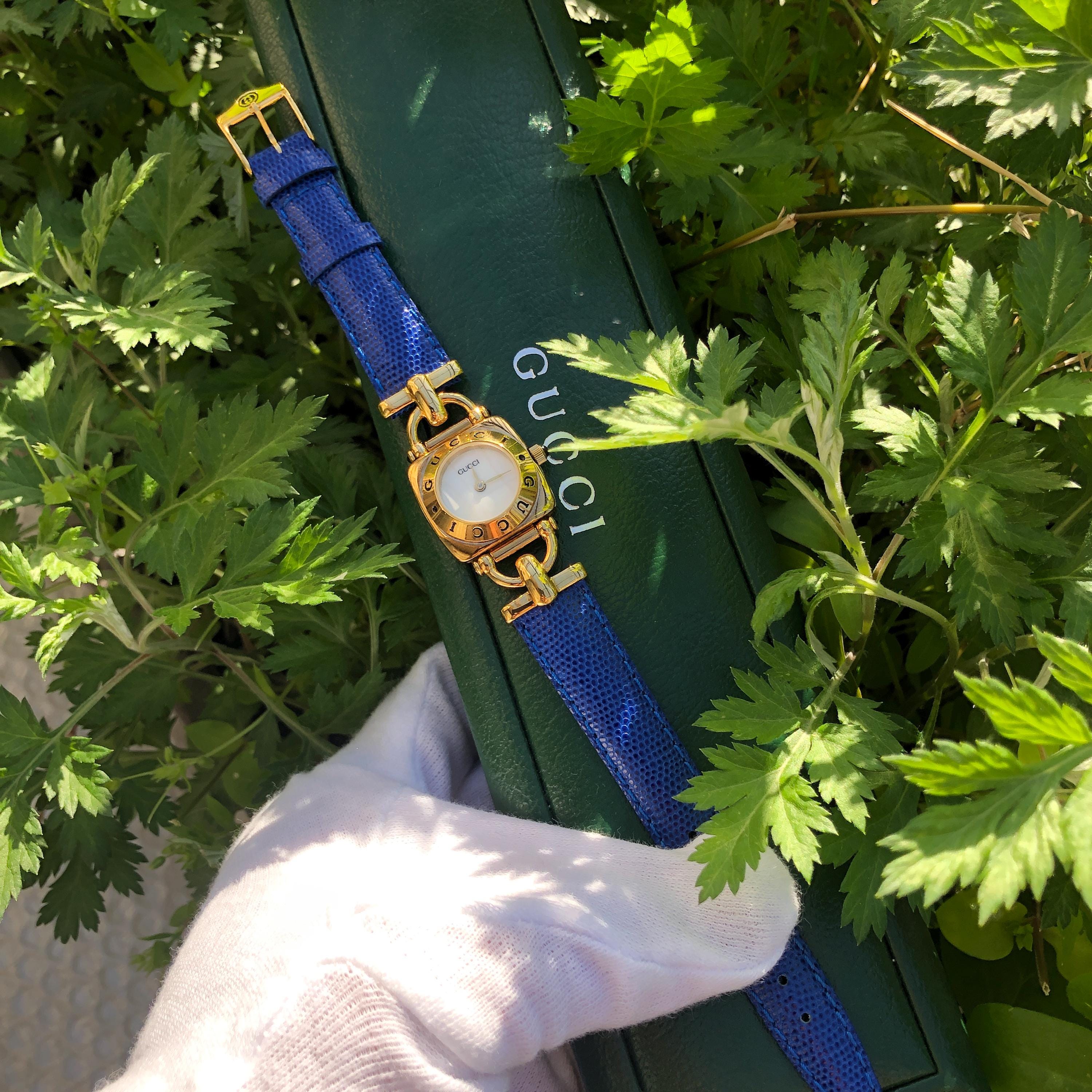 RARE Vintage GUCCI 6300L WHITE Dial Electric Blue Leather Strap