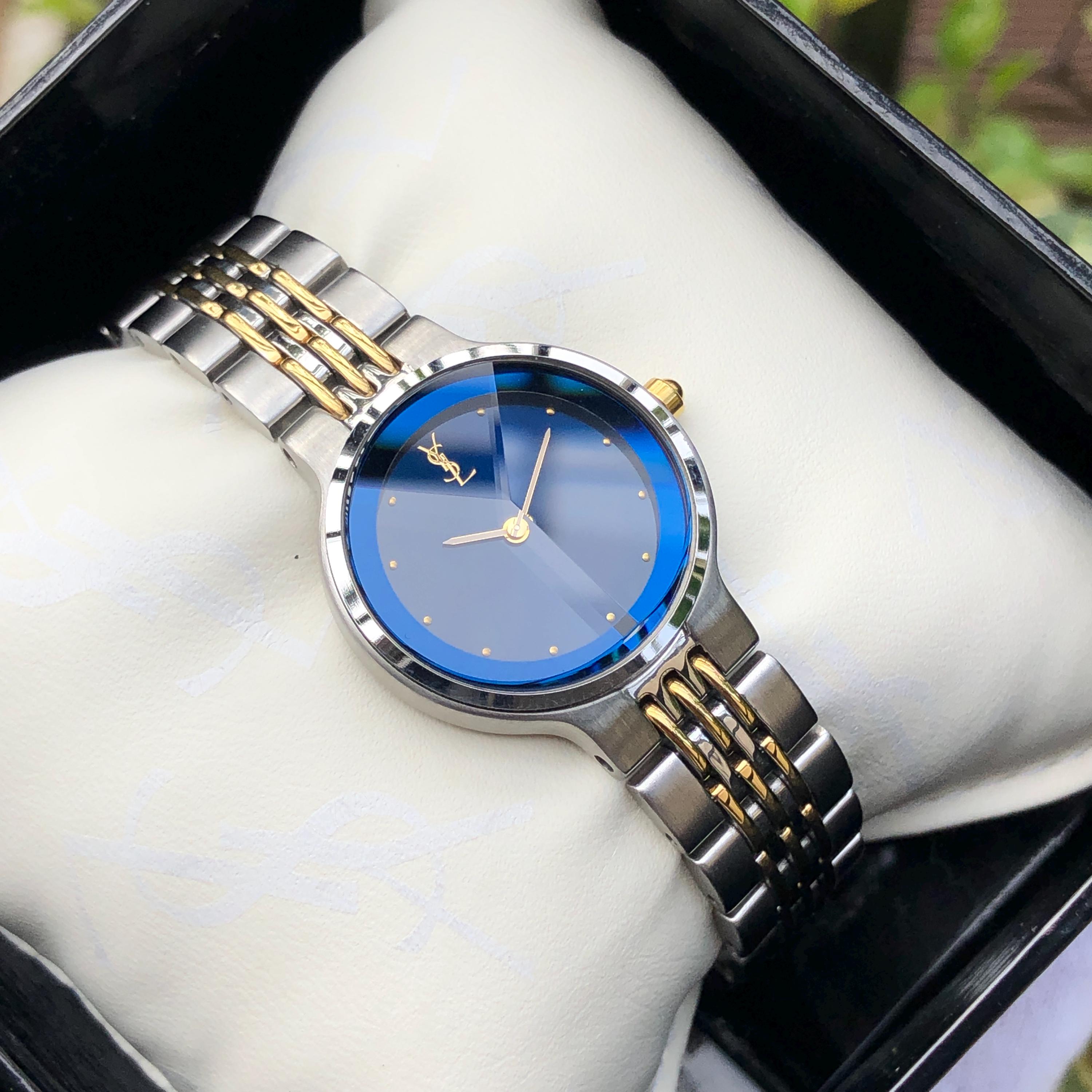 希少なヴィンテージYSLイヴ・サンローランウォッチ（ブルー文字盤
