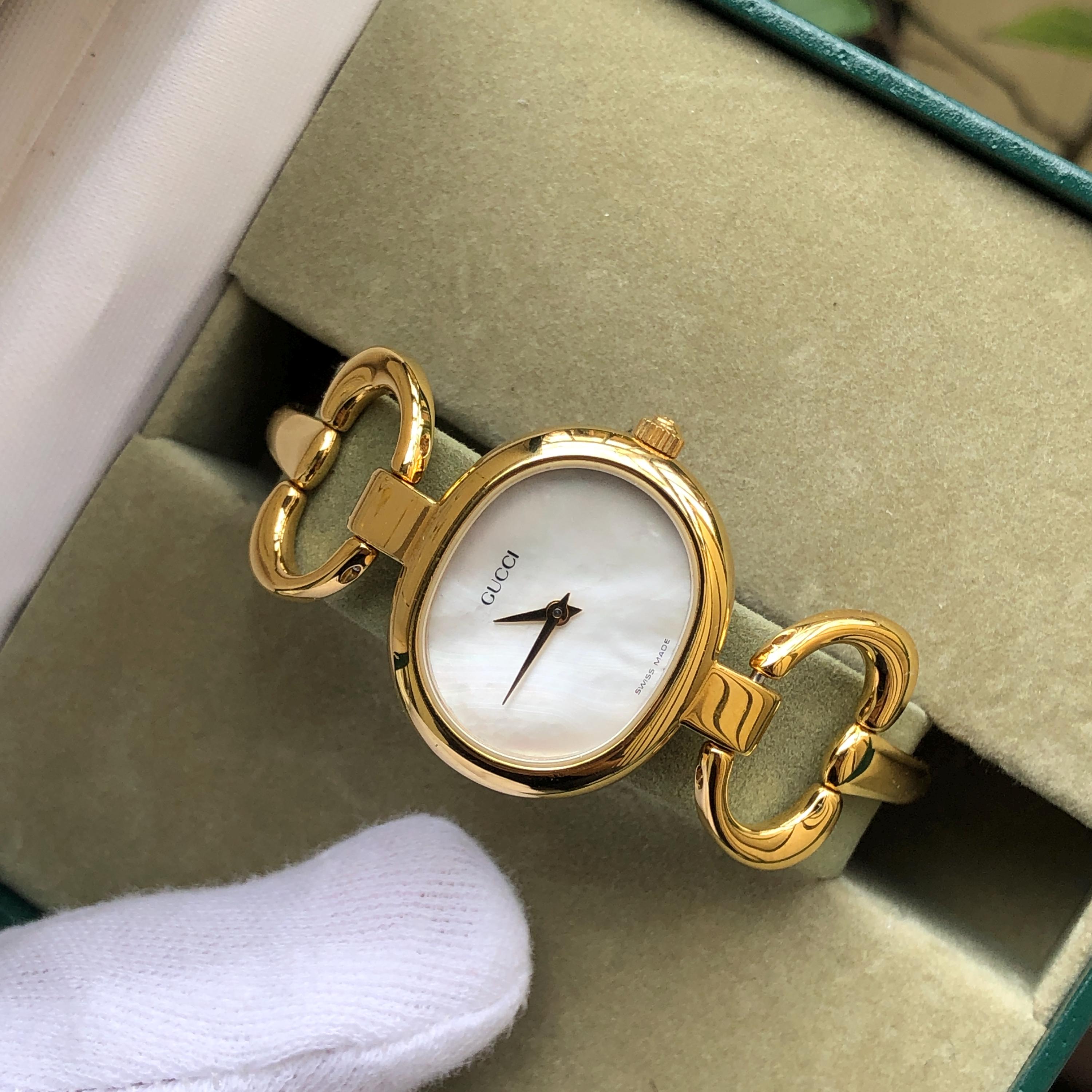 RARE VINTAGE GUCCI 1600 Gold Plated Bangle Type Horsebit Lady's
