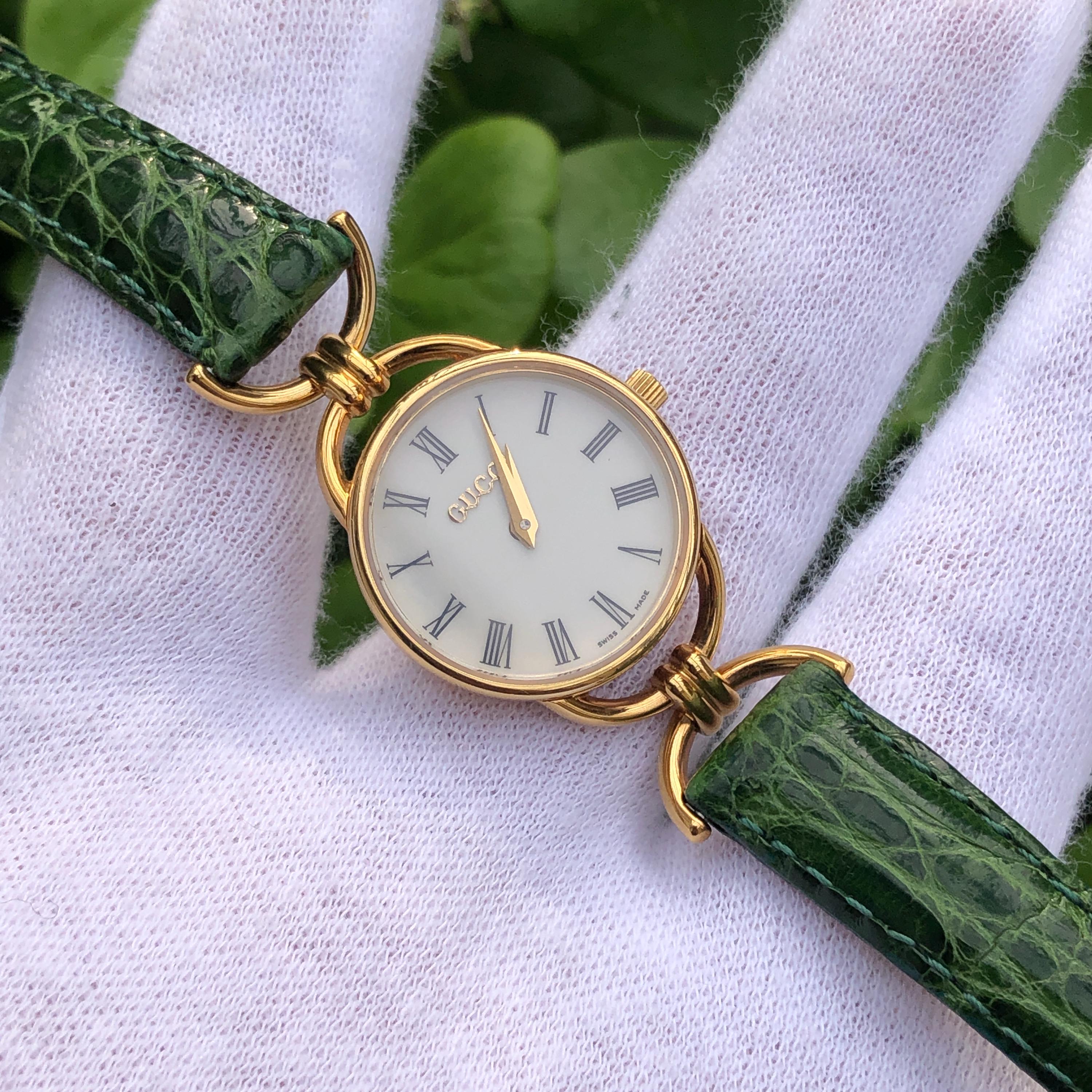 Rare 90s Gucci watch 6000.2 L series, Green lizard band, Mother of Pearl face Gucci 6000.2.l Vintage Ladies Watch: 90s Gold Mother of  main image 3