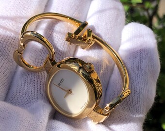 GUCCI 1600 電池新品 ゴールド 腕時計 チェーンリンクデザイン GUCCI
