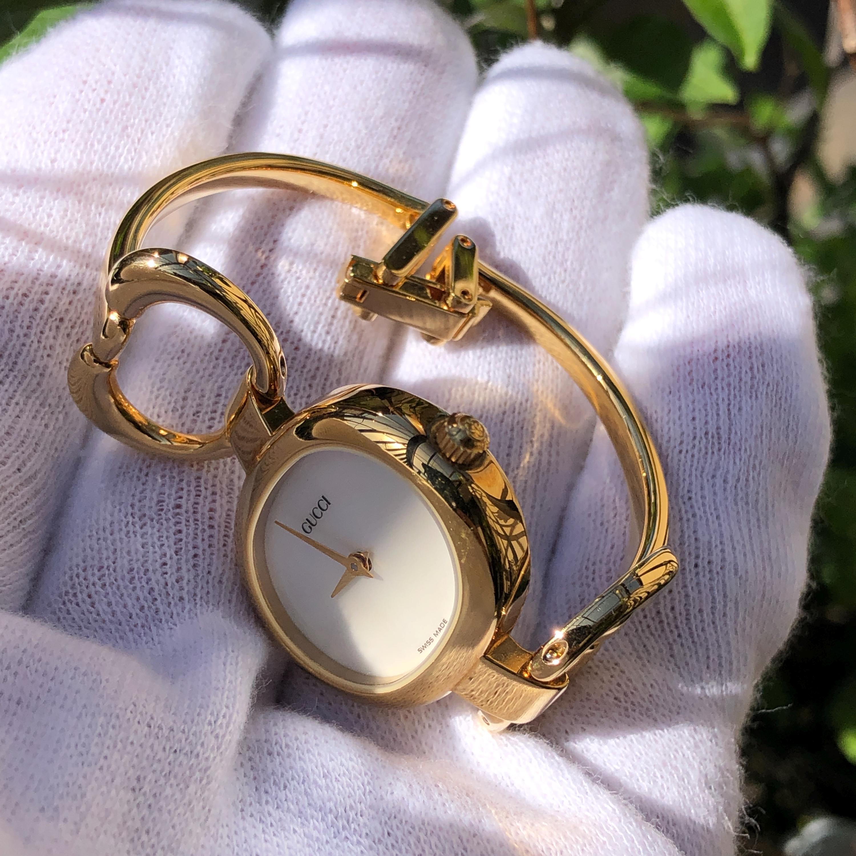GUCCI グッチ1600レディース バングルウォッチヴィンテージ 動作確認済み 希少なヴィンテージグッチ1600ゴールドメッキバングルタイプホース