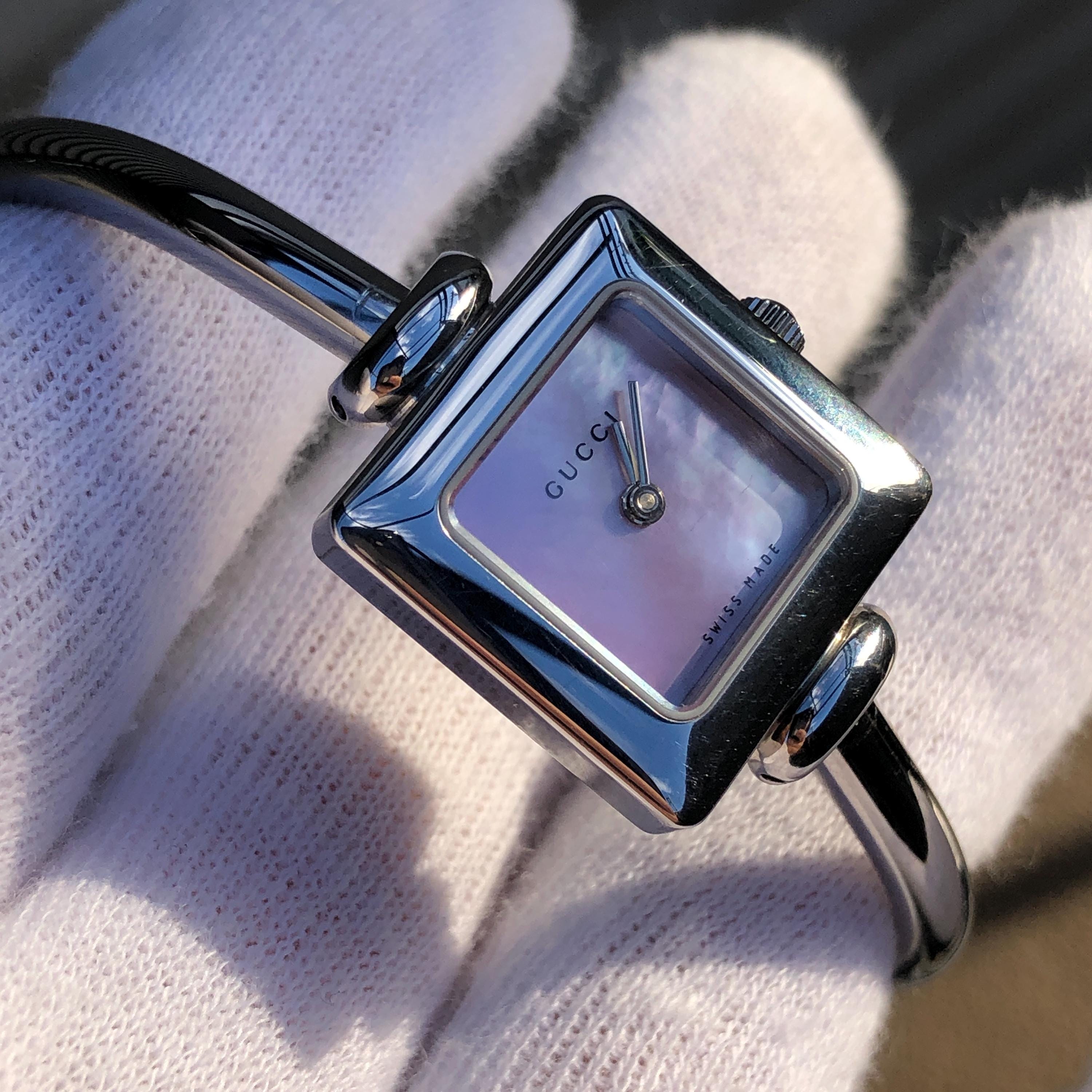 RARE Vintage GUCCI 1900L Silver Toned Pink MOP Dial Bangle Type