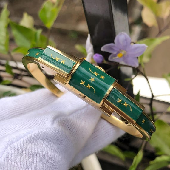 Vintage Chandler Peekaboo Watch: Swiss Made 17 Jewels Bangle  display picture 2