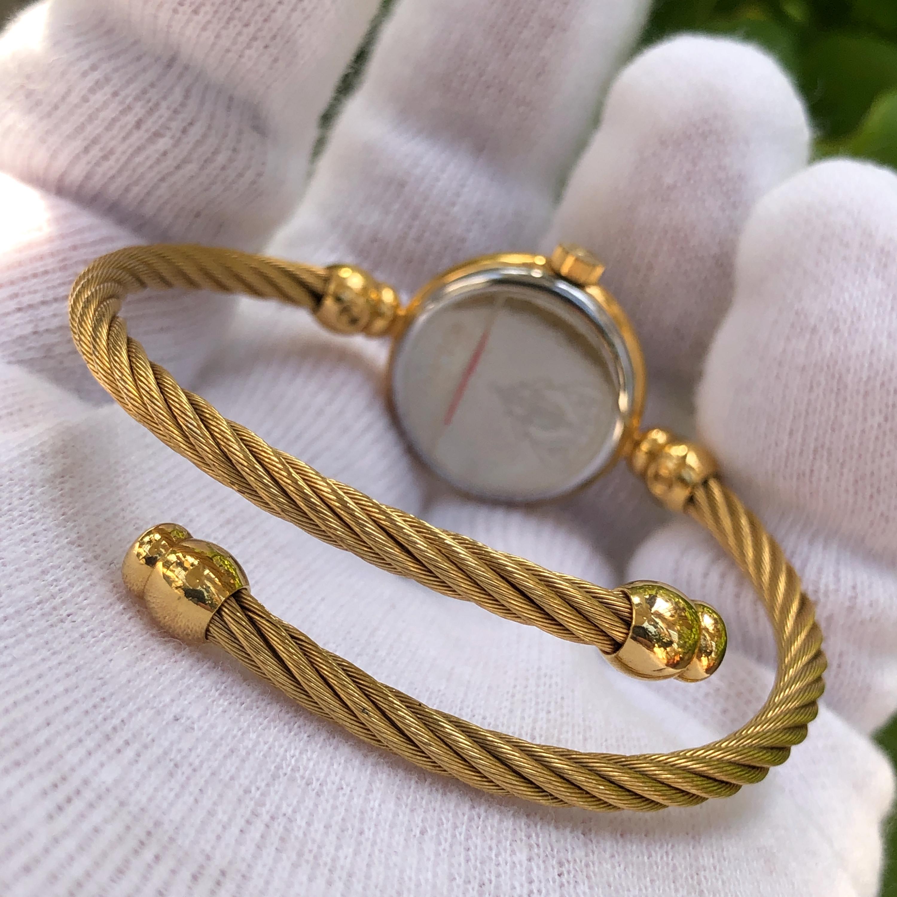 VINTAGE GUCCI 2047 Series Flexible Twisted Bangle Type Gold Plated