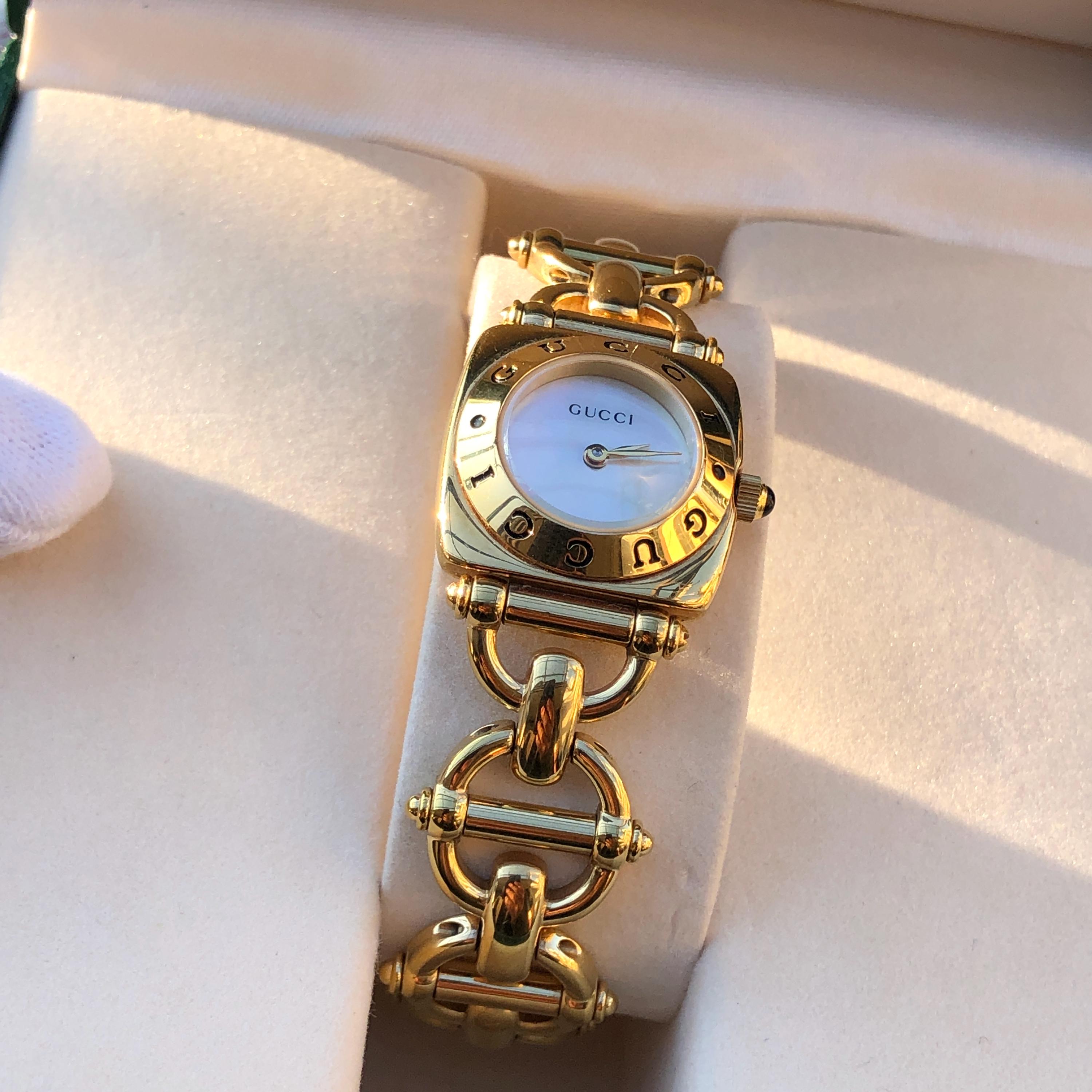 RARE Vintage GUCCI 6400L MOP Dial Gold Plated Bracelet Type Lady's